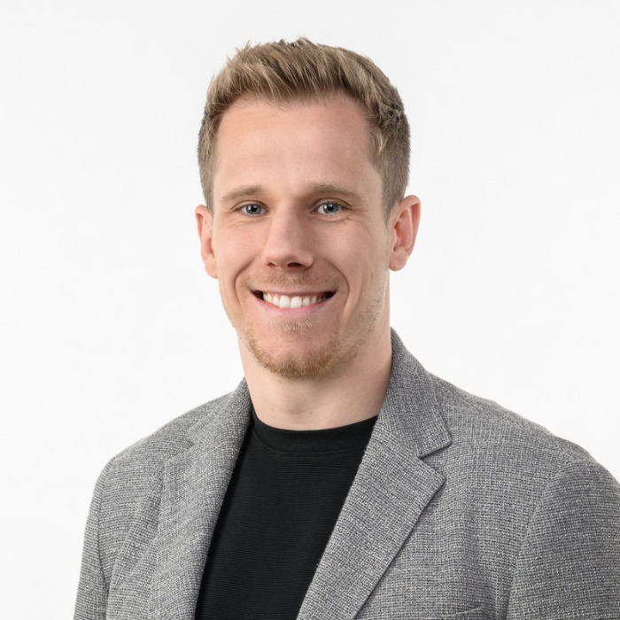 Auf dem Bild ist der Ansprechpartner des Teilbetreuten Einzelwohnens zu sehen.